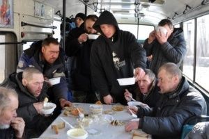 Хабаровская епархия разыскивает волонтеров для помощи в кормлении бездомных